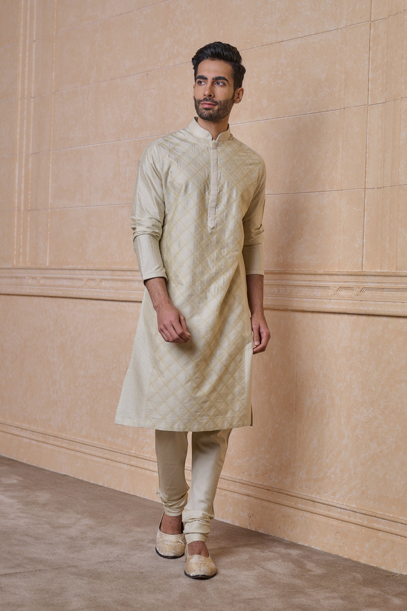 Gold Kurta Set With Textured Detailing