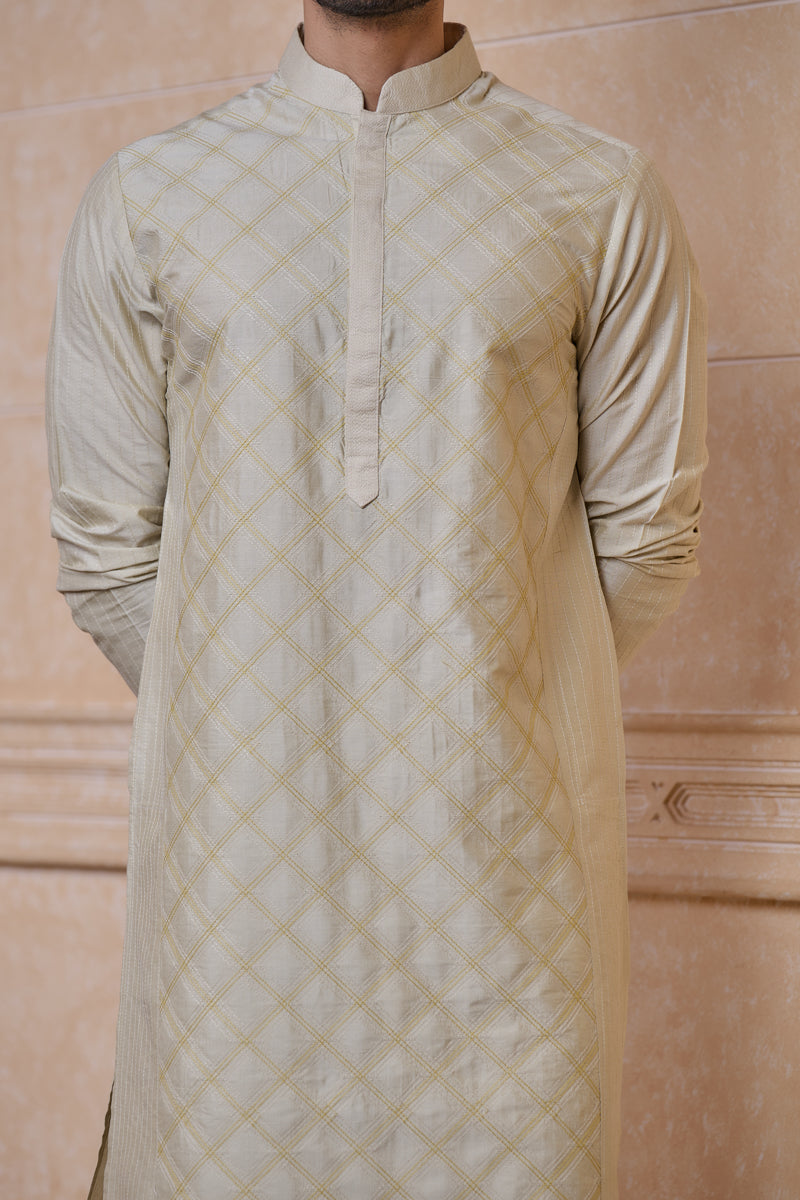 Gold Kurta Set With Textured Detailing