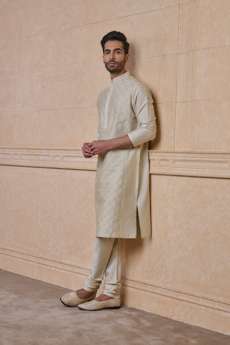 Gold Kurta Set With Textured Detailing