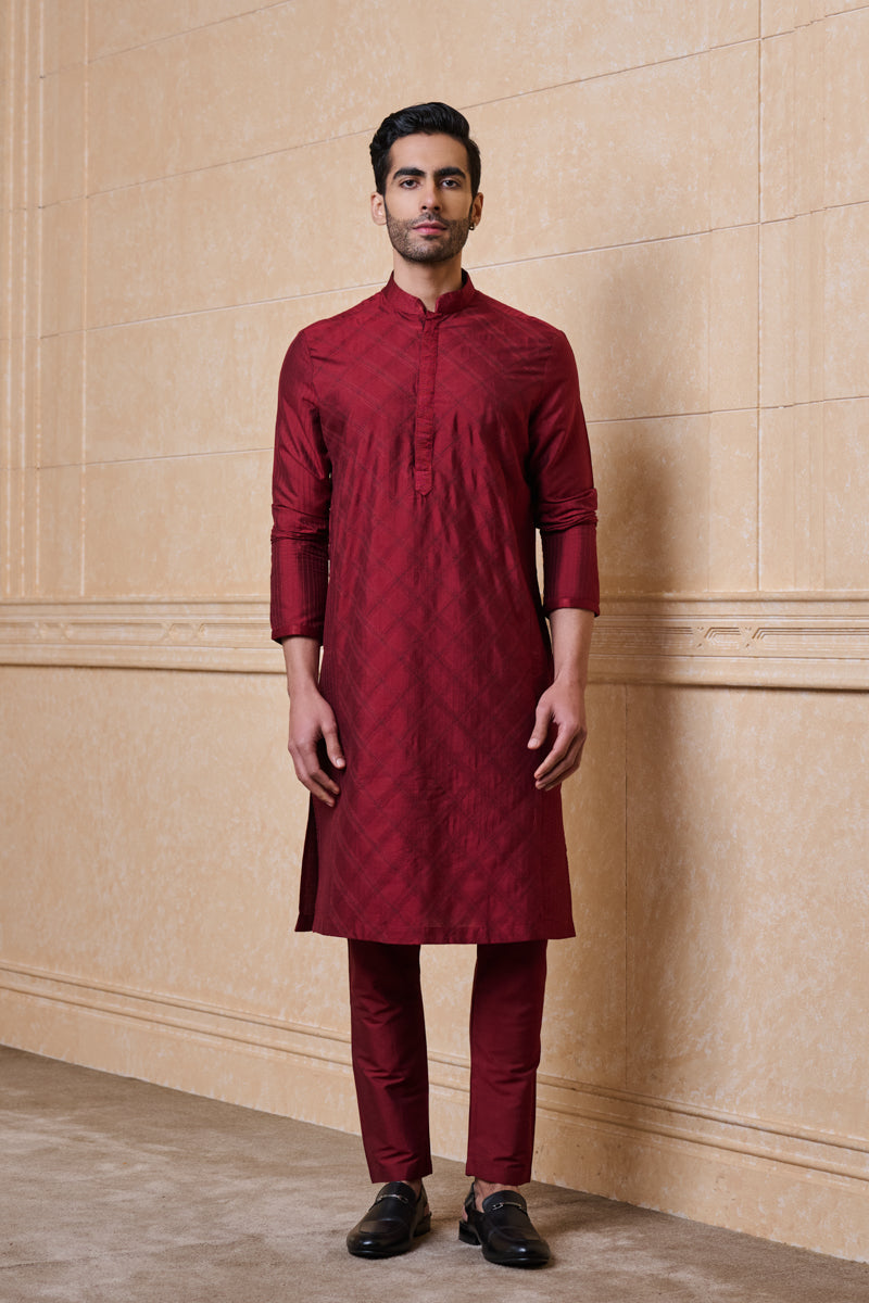 Maroon Kurta Set With Textured Detailing