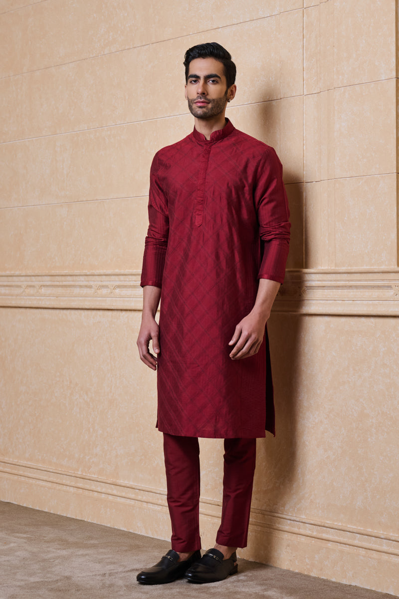 Maroon Kurta Set With Textured Detailing