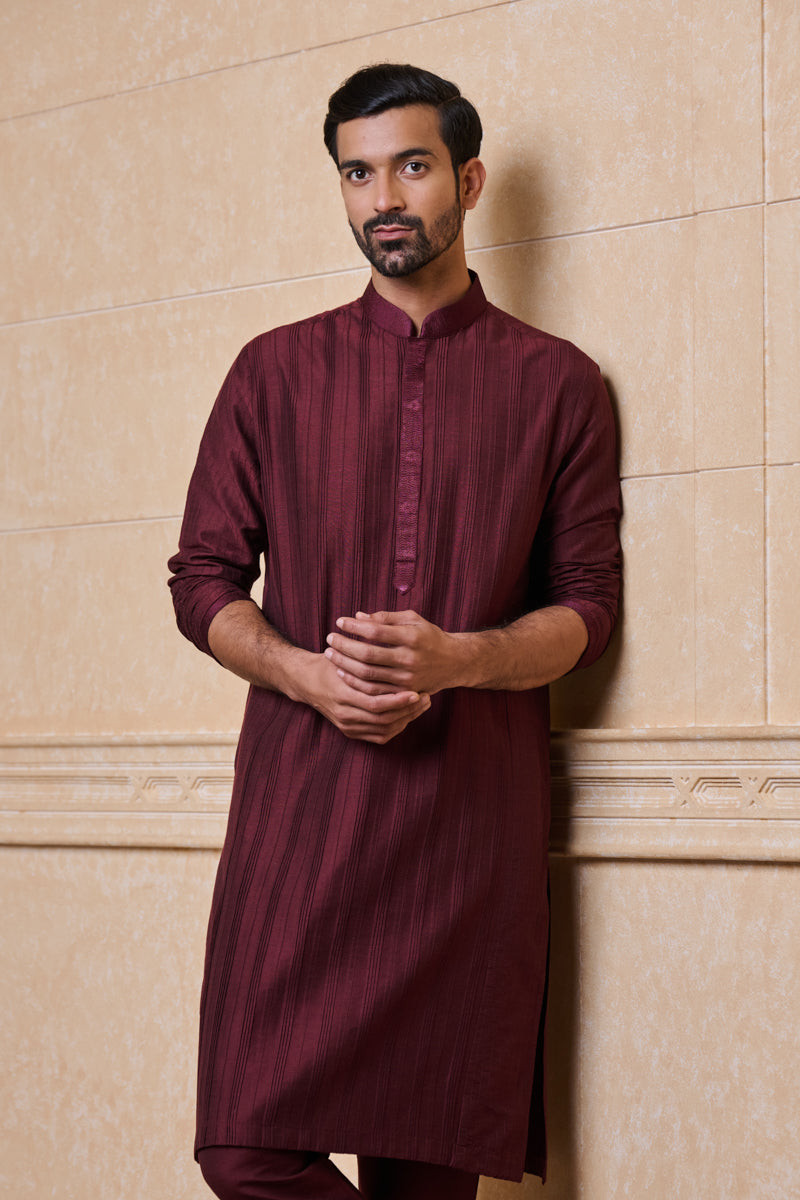 Wine Kurta Set With Textured Detailing