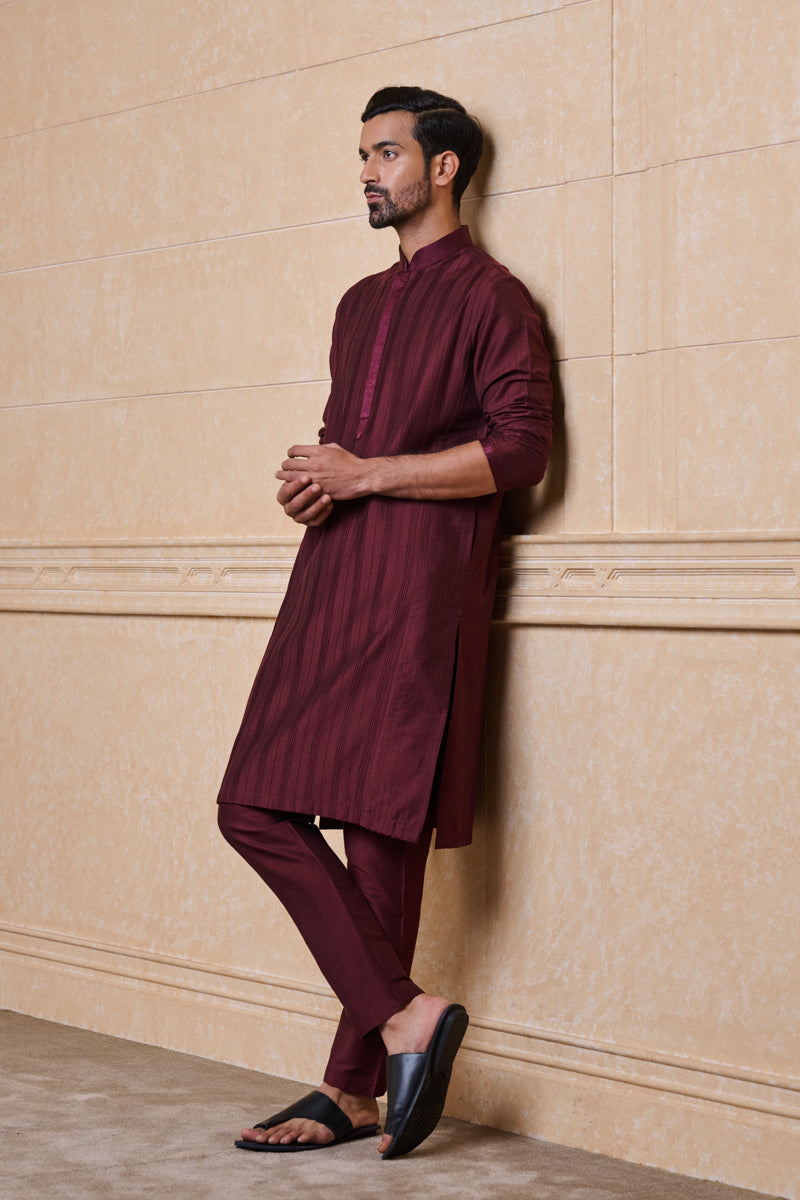 Wine Kurta Set With Textured Detailing