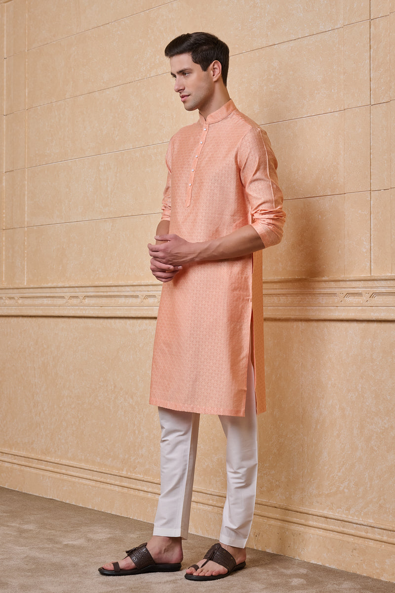 Peach Jacquard Kurta Set In Jaali Pattern