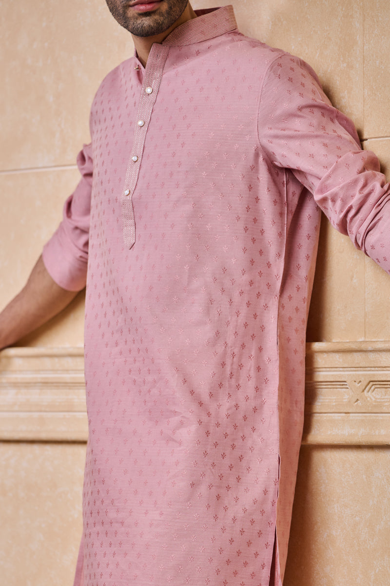 Pink Jacquard Kurta Set With Texture Detailing