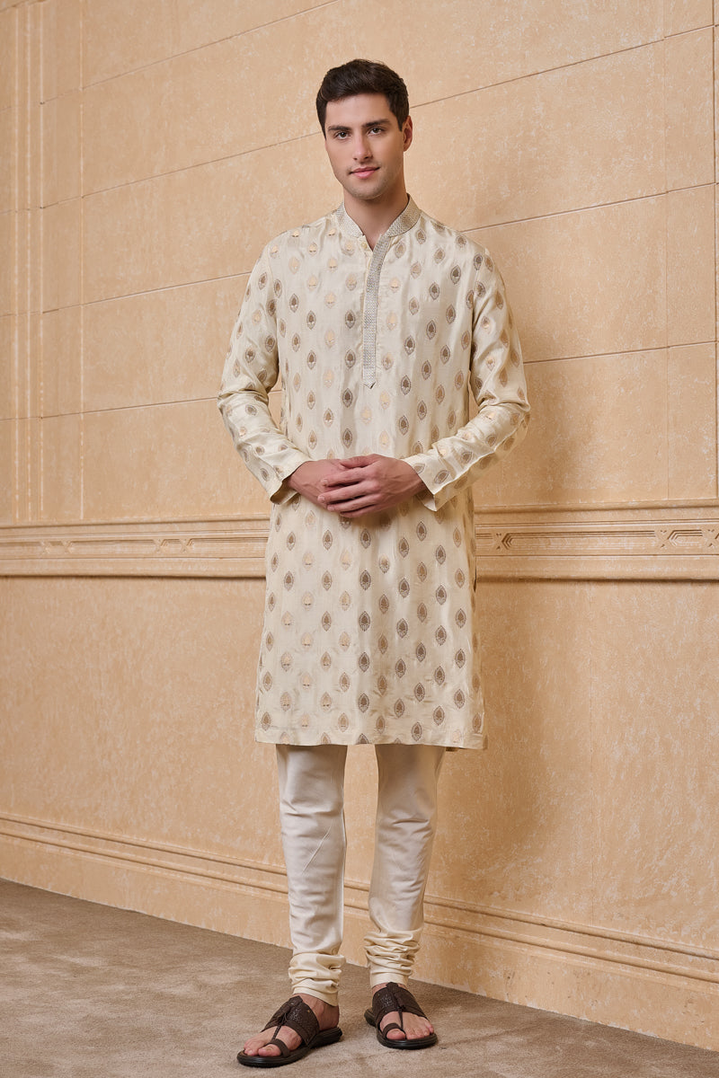 Gold Zari Jacquard Kurta Set With Texture Detailing