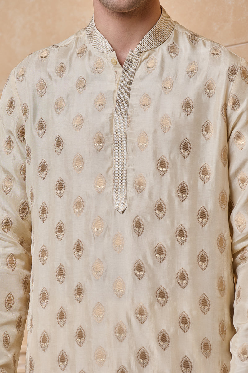 Gold Zari Jacquard Kurta Set With Texture Detailing