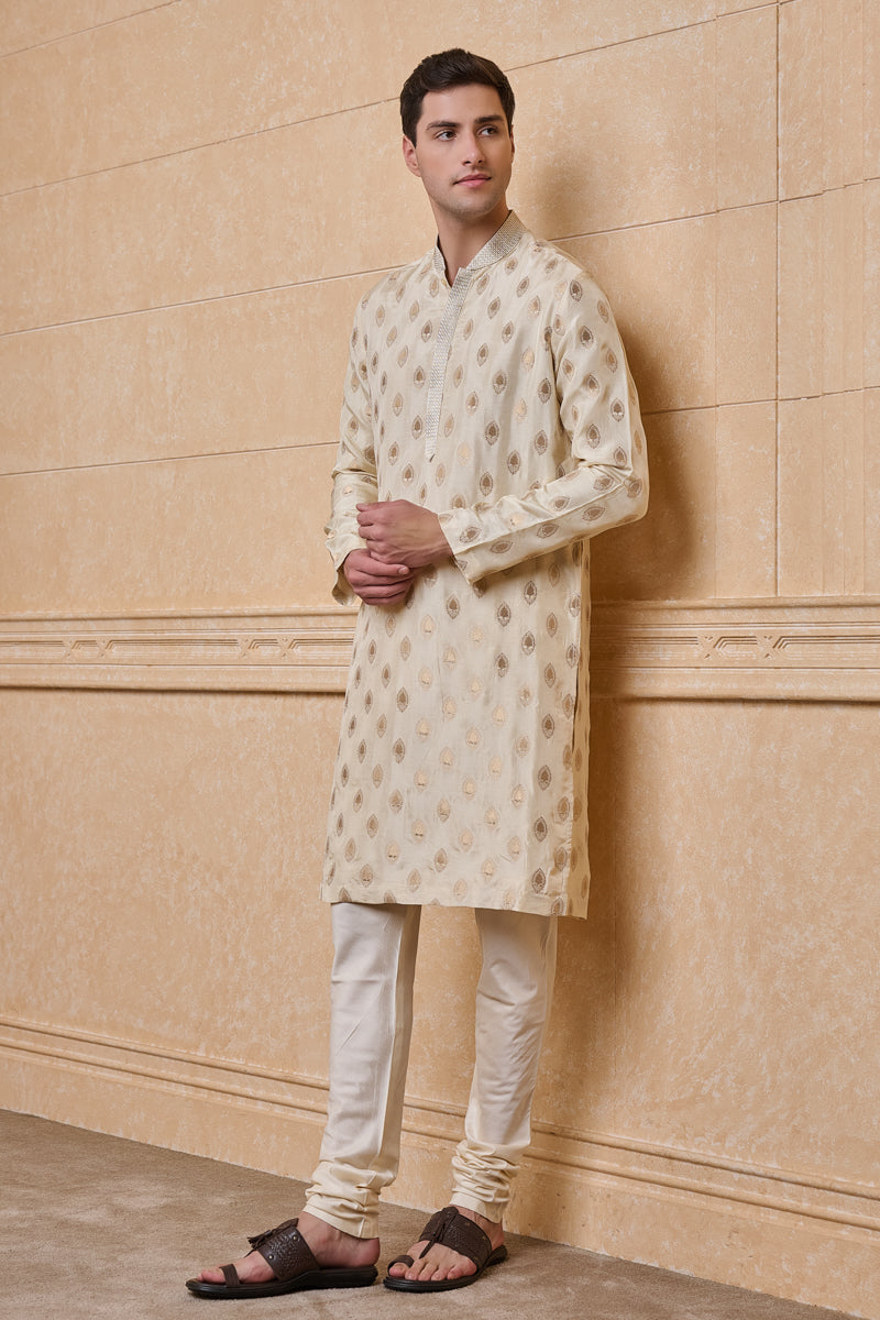 Gold Zari Jacquard Kurta Set With Texture Detailing