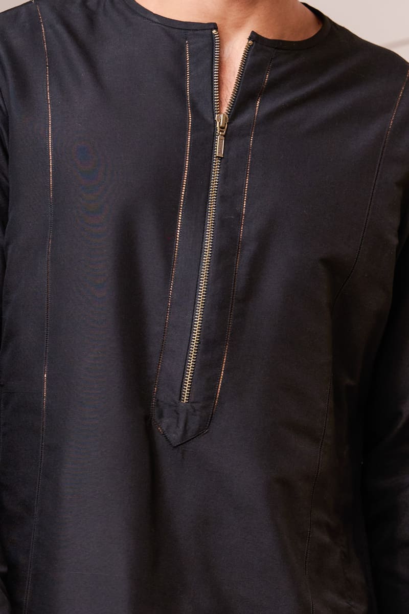 Black Kurta With Contrast Lining