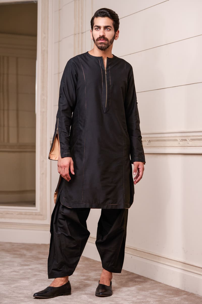 Black Kurta With Contrast Lining