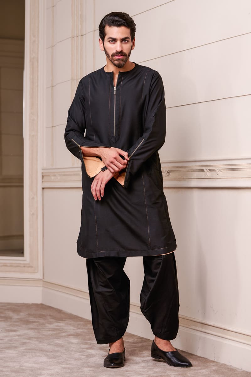 Black Kurta With Contrast Lining