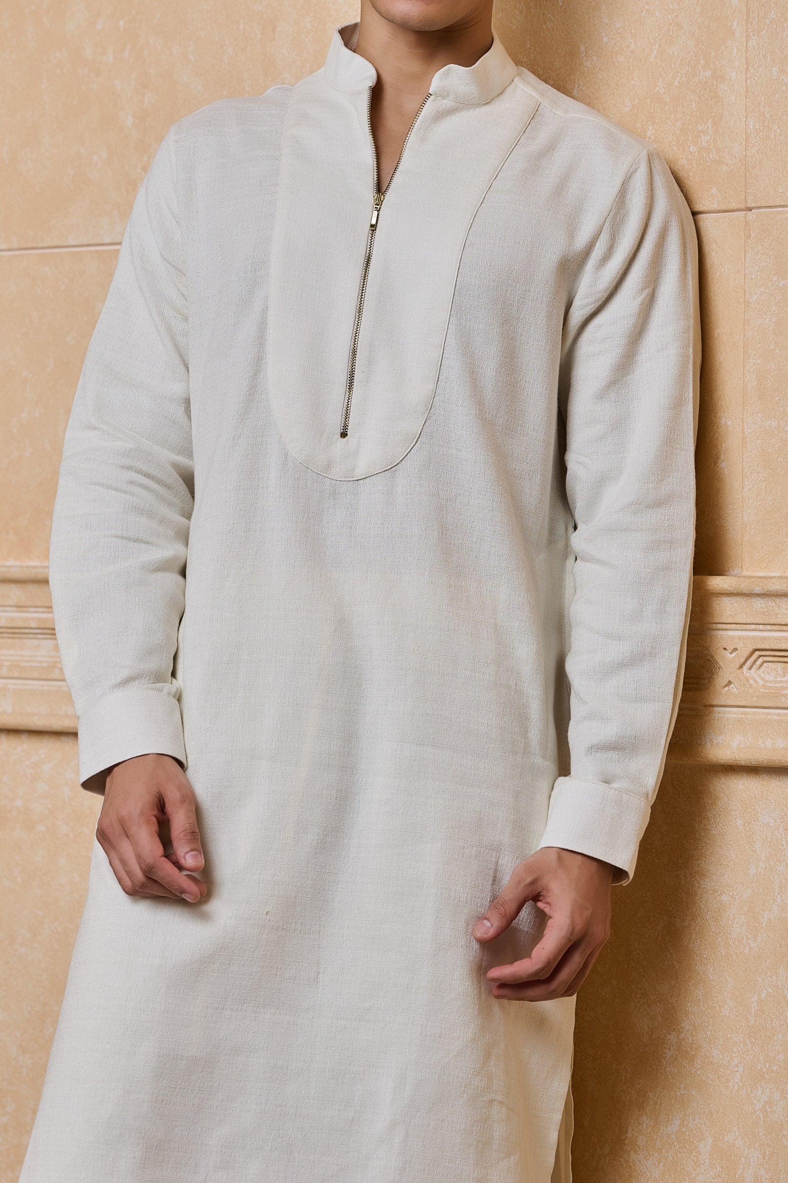 Ivory Stylised Kurta With Zipper Detailing