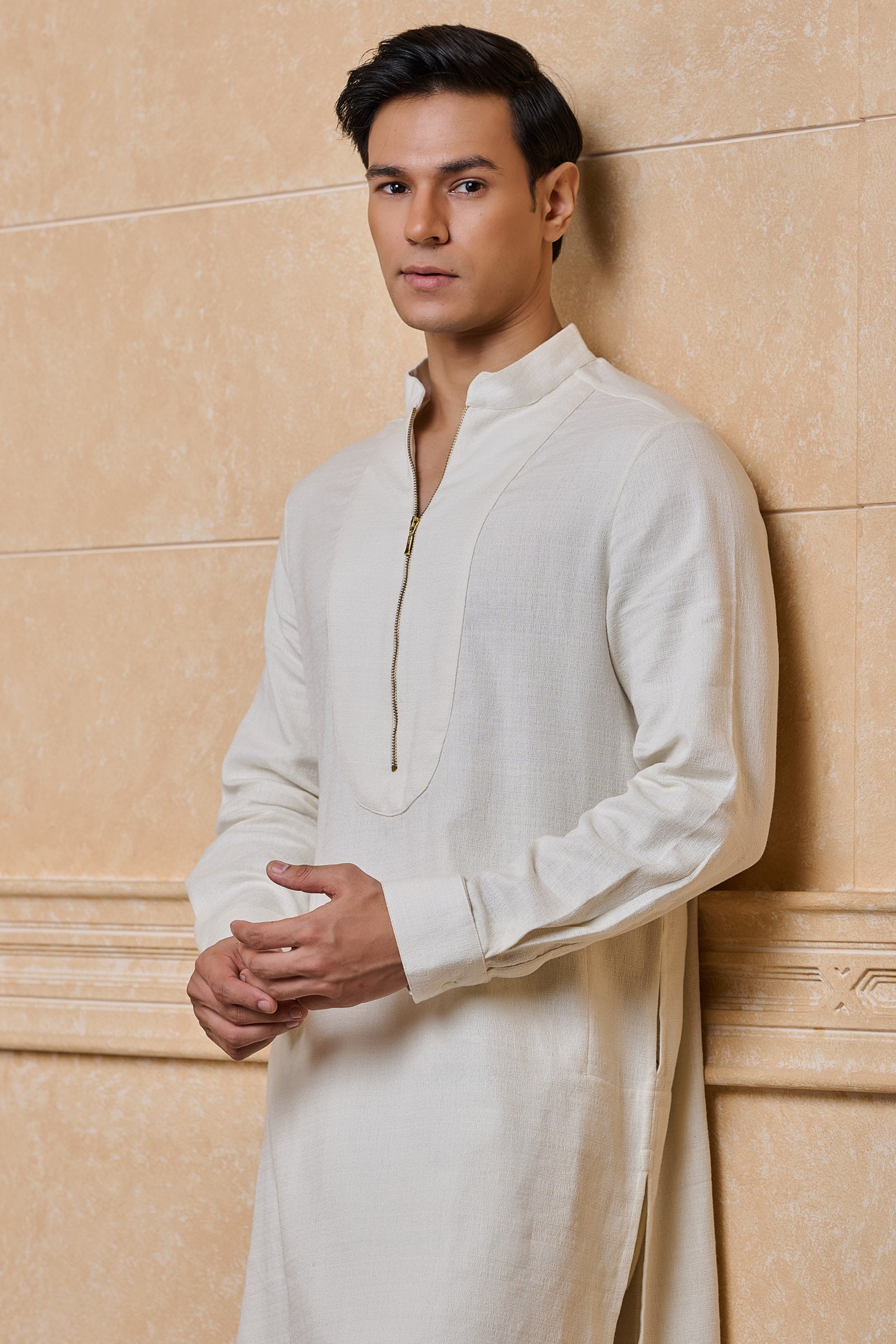 Ivory Stylised Kurta With Zipper Detailing