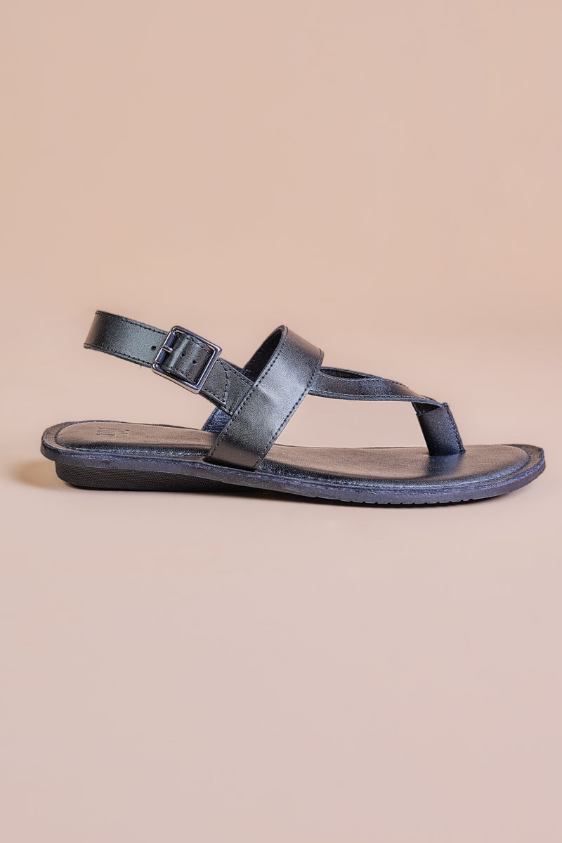 Black Buckle Closure Leather Chappal