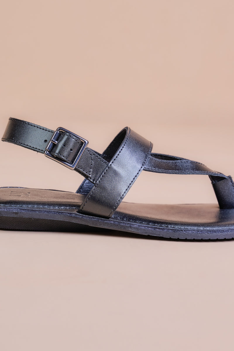 Black Buckle Closure Leather Chappal