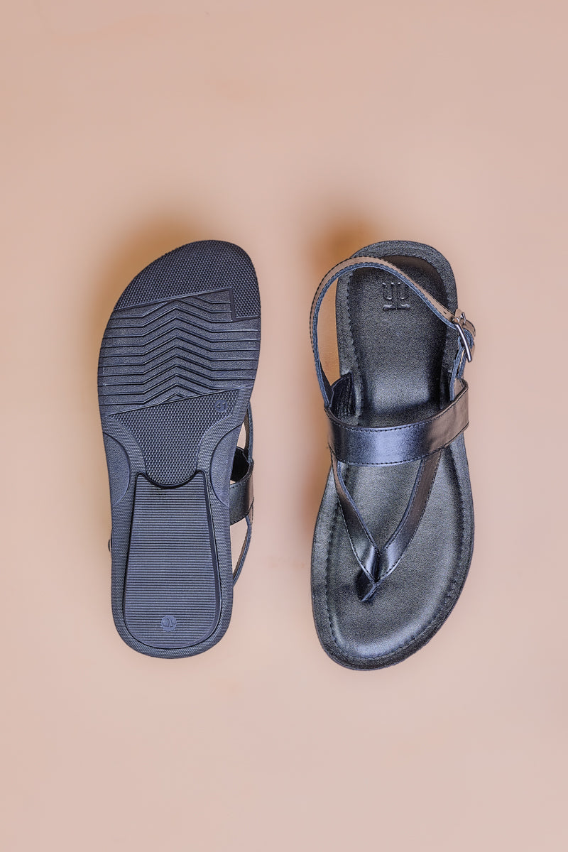 Black Buckle Closure Leather Chappal