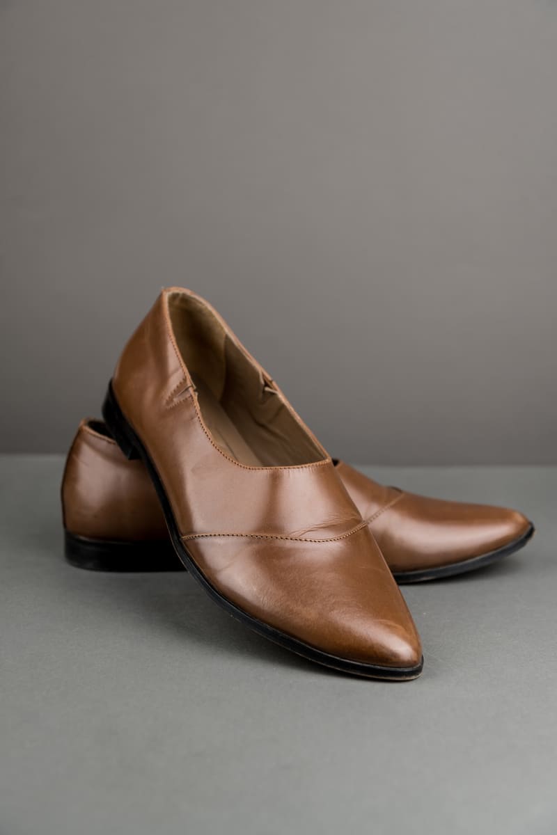 Tan Classic Leather Mojaris