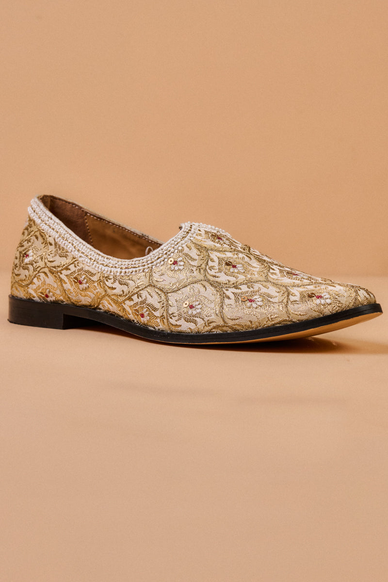 Ivory Brocade Embroidered Mojari