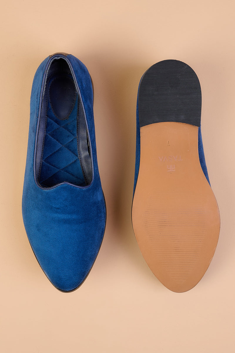 Medium Blue Velvet Mojari