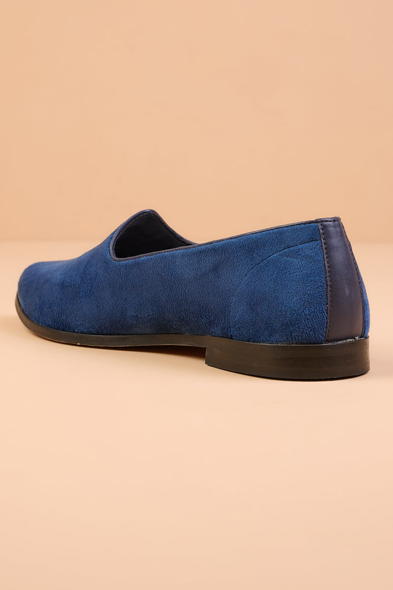 Medium Blue Velvet Mojari